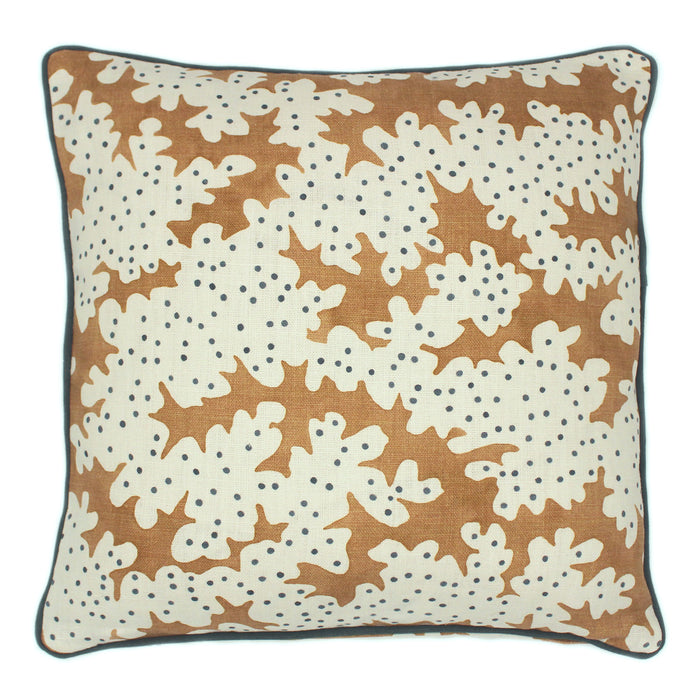 This brown and blue stylized coral pattern’s free-flowing and tonal movement lends this cushion a natural appearance.