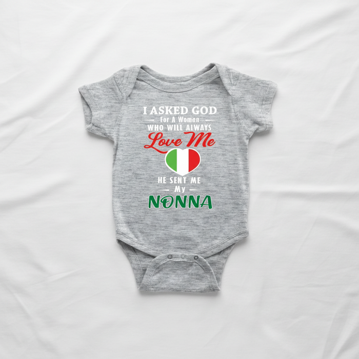 Gray baby onesie with Italian flag and text on a white background