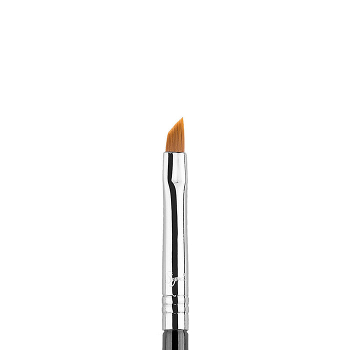 sigma-beauty-winged-liner
